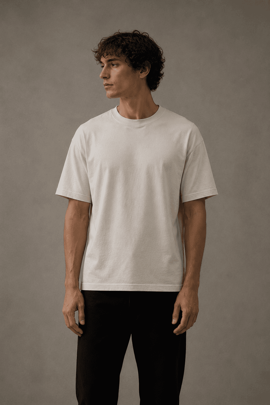 Model wearing size M relaxed t-shirt.